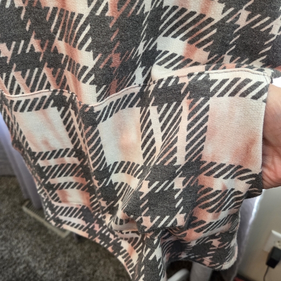 Sew In Love Top - Picture 2 of 9